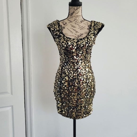 Gold Mini Sequined Party Petite Dress 🌴 - Picture 1 of 10